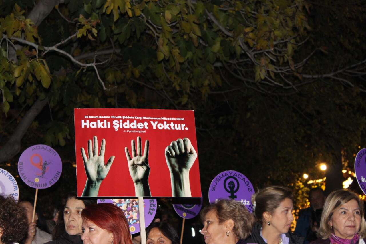 Menteşe Kadın Platformu, 25 Kasım’da Sokakları Doldurdu: “Dünya Yerinden Oynar, Kadınlar Özgür Olsa!” 11